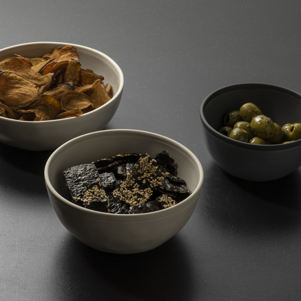 The Table Atelier Kom Ø 13 cm Black Olive