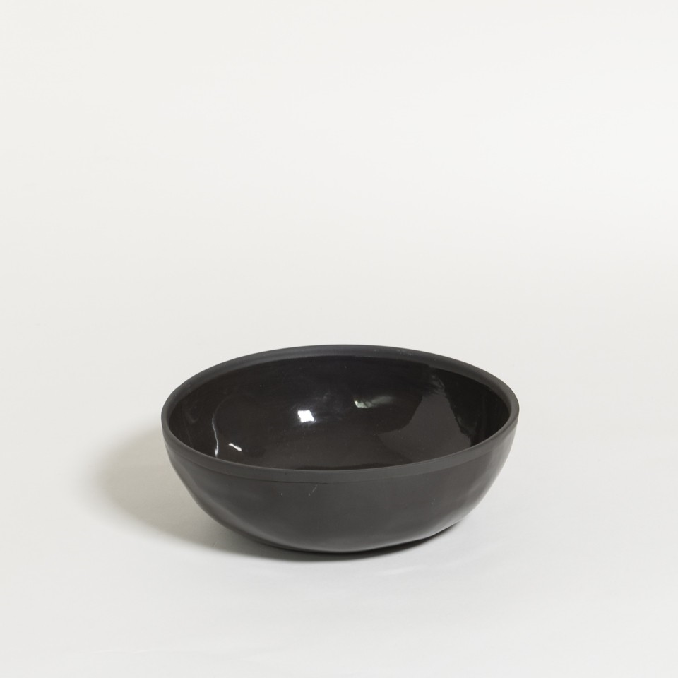 The Table Atelier Kom Ø 18 cm Black Olive