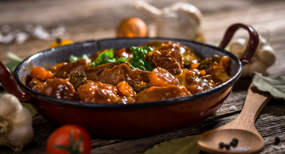 Braden en stoven: wat is het verschil en welke pan gebruik je?