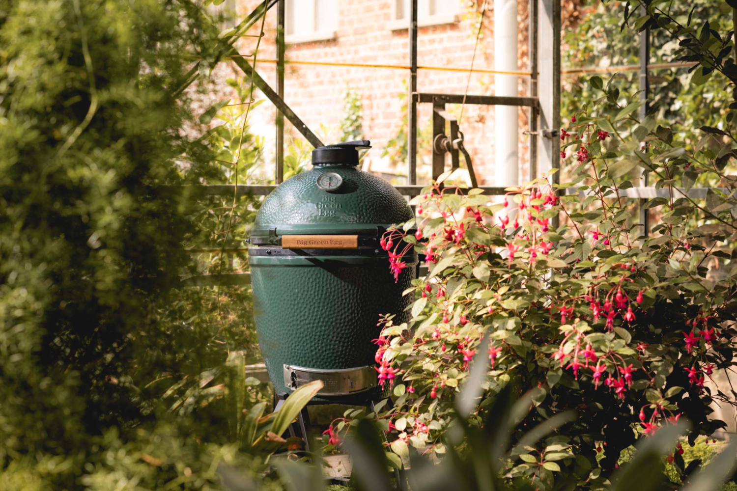Big Green Egg Large+ intergrated nest + Handler