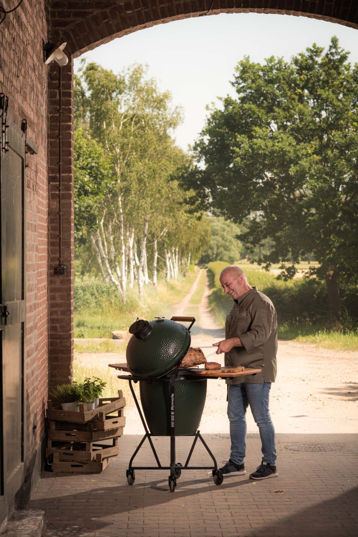 Big Green Egg Large+ intergrated nest + Handler + Cover