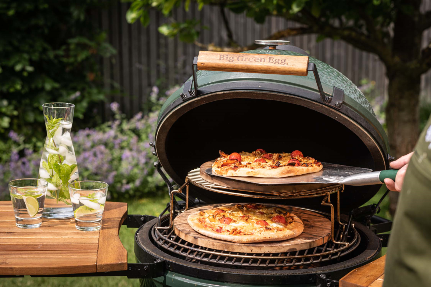 Big Green Egg Large+ intergrated nest + Handler + Mates