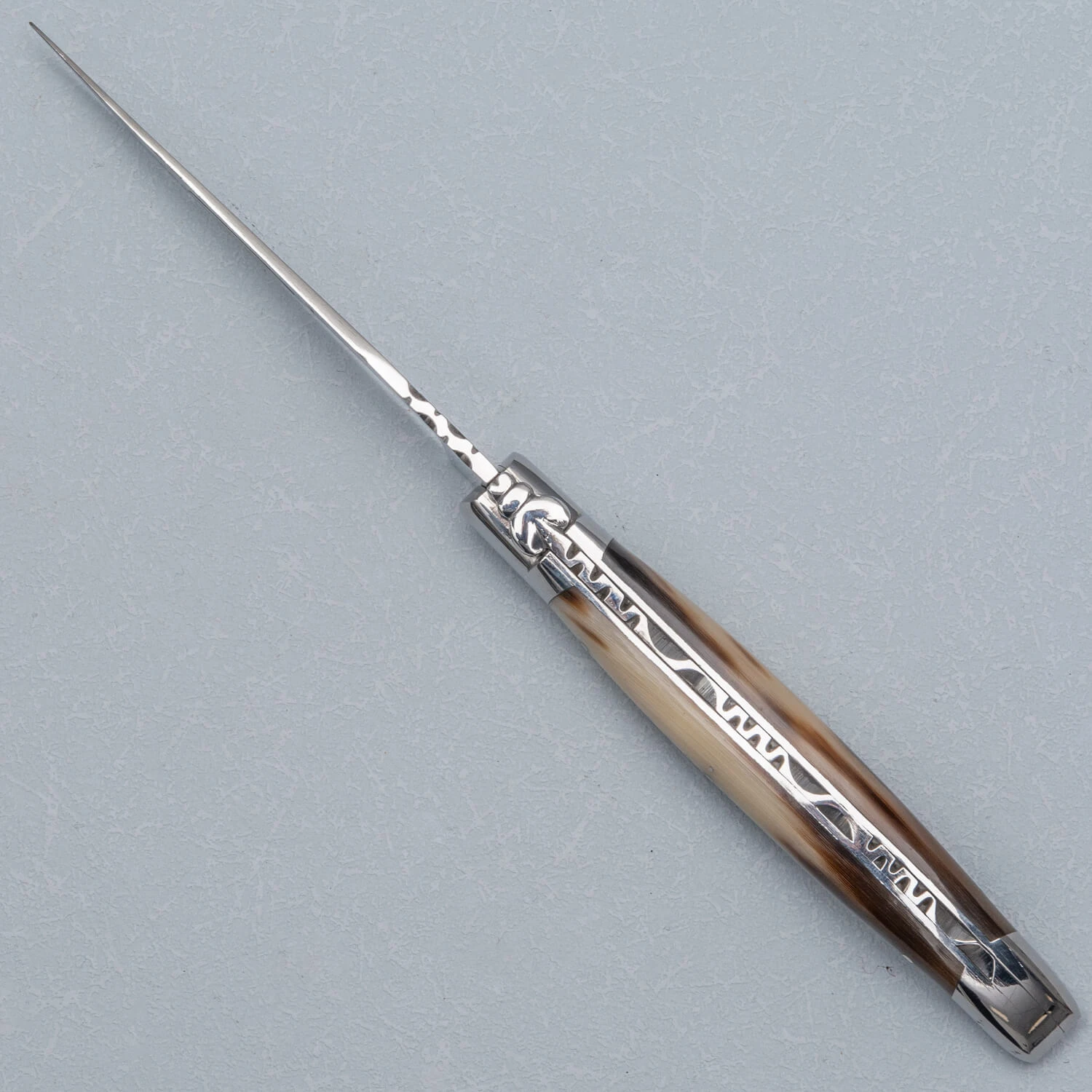 Laguiole en Aubrac Folding Knive Flamed Cow Horn Glanzend Inox