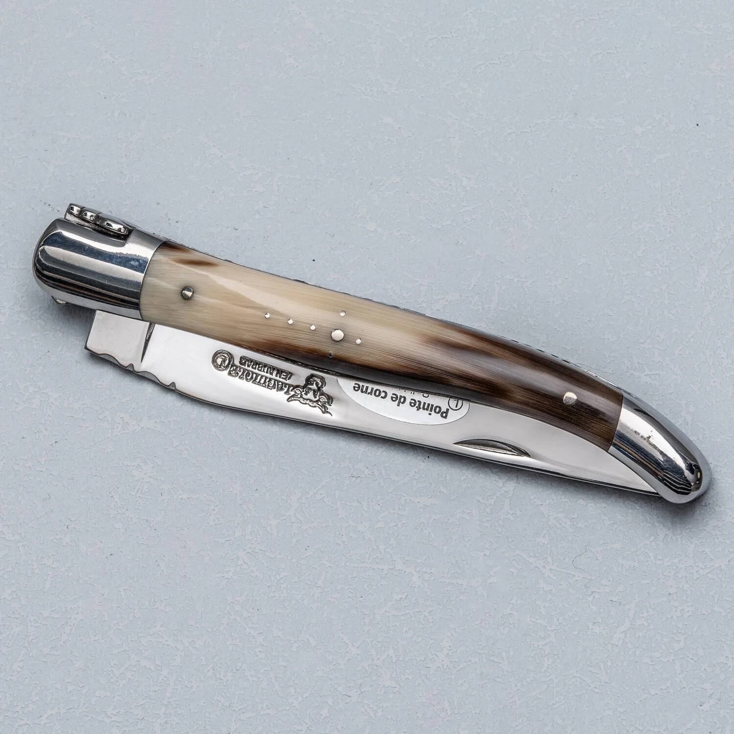 Laguiole en Aubrac Folding Knive Flamed Cow Horn Glanzend Inox
