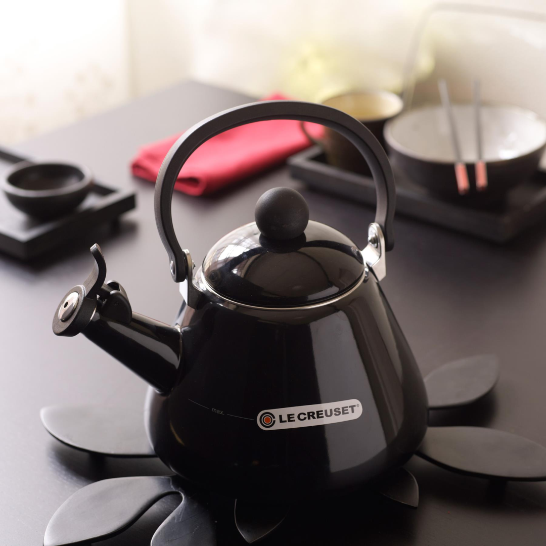 Le Creuset Kone Fluitketel Ebbenzwart 1,6l