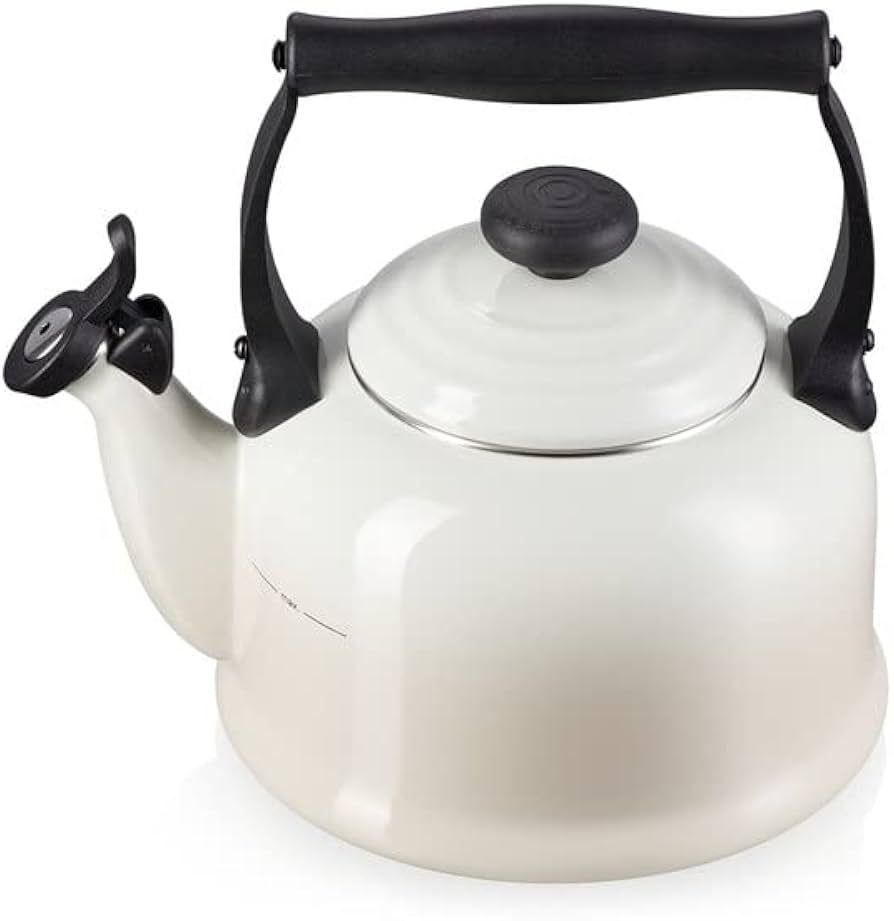 Le Creuset Tradition Fluitketel Meringue 2,1l