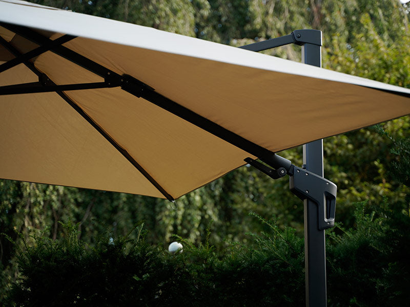 Parasol op je balkon: dit werkt wel (en dit niet)
