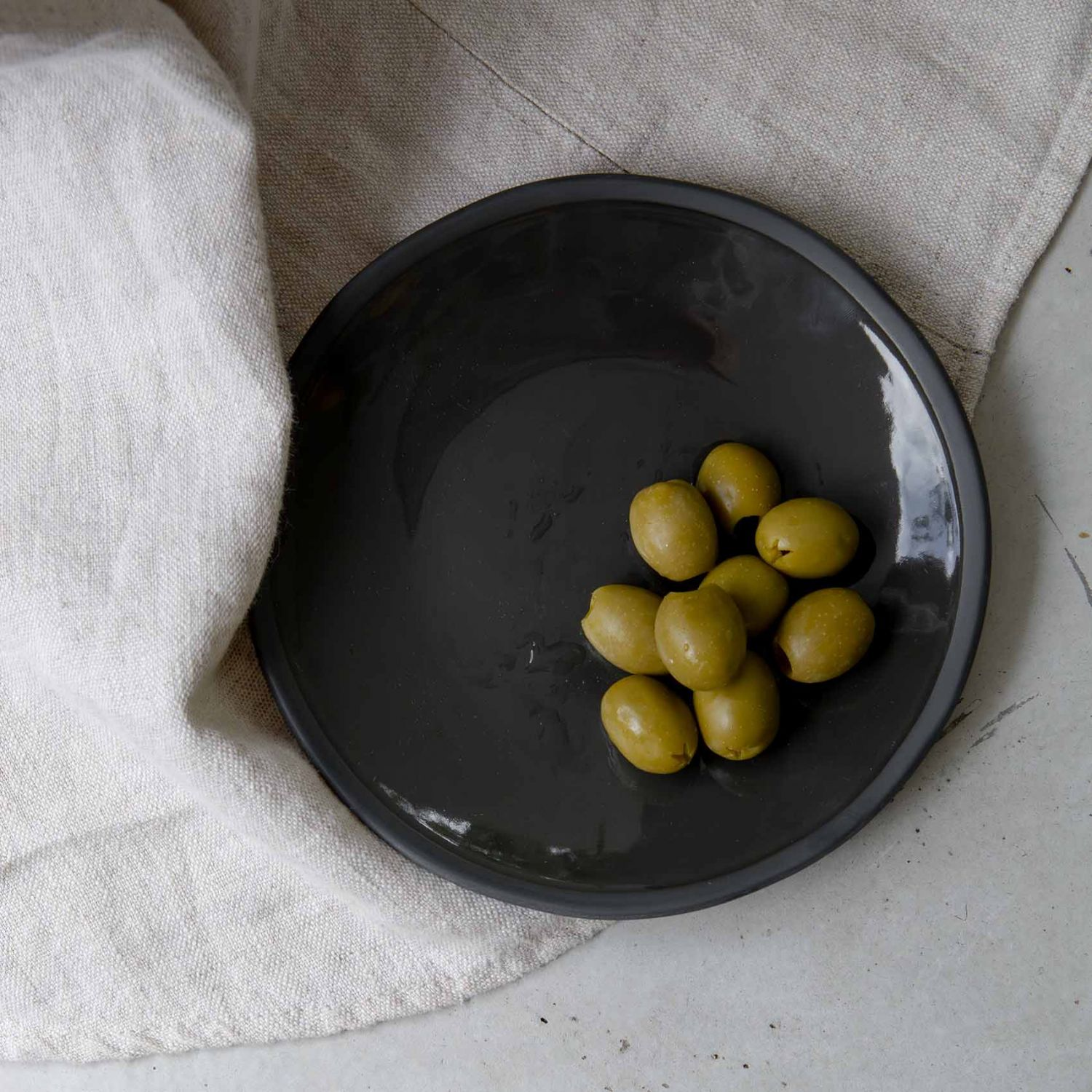 The Table Atelier gebaksbord 16 cm Black Olive